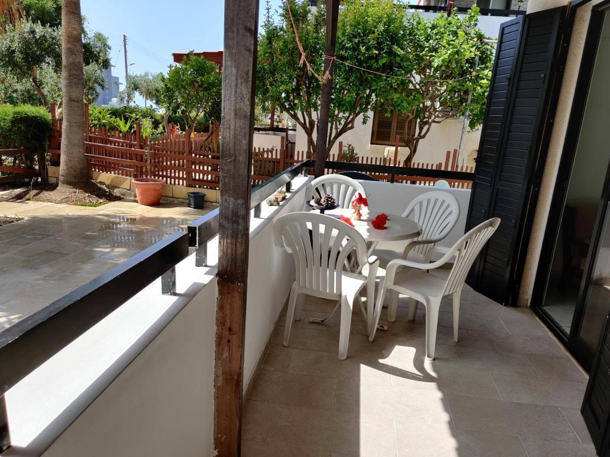 Palm Garden Paradise Perivolia Exterior photo